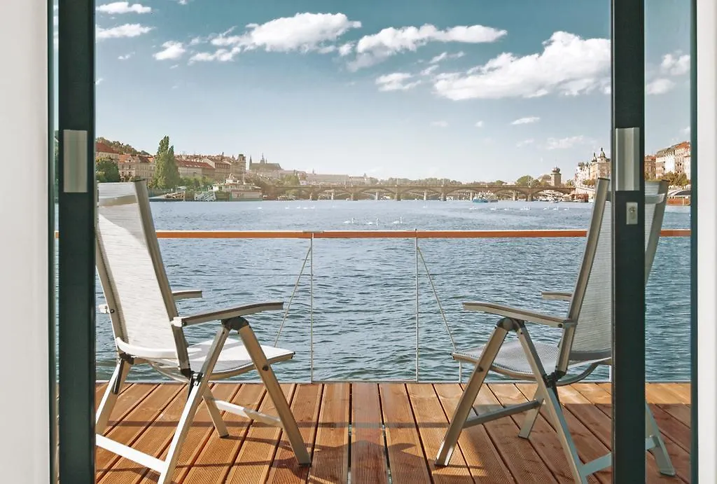 Vipliving Houseboat Hotel Prague 0*,  Czech Republic